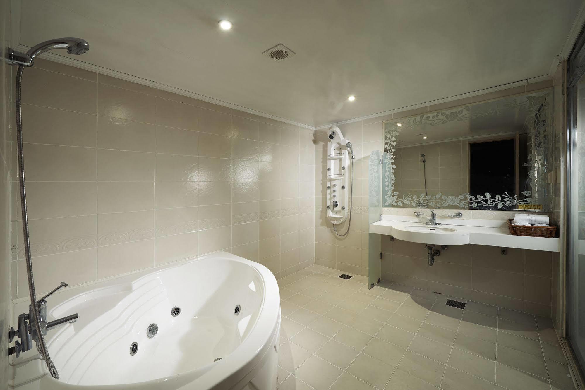 Hotel Noblesse, Yeoksam 2*